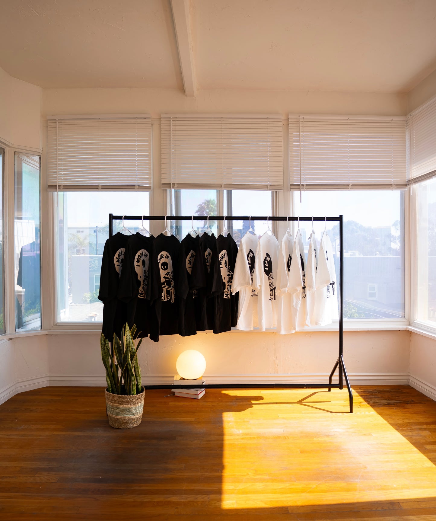 T-Shirt - Black